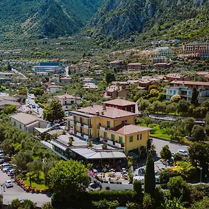Limone 3* Limone sul Garda