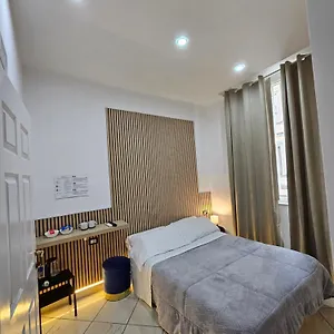 Room&jacuzzi Vendégház Nápoly